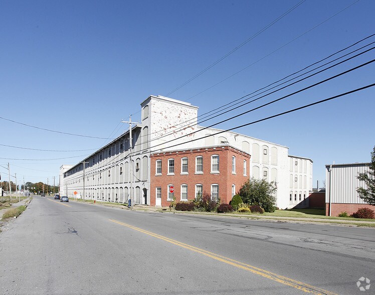 2214 Whitesboro St, Utica, NY 13502