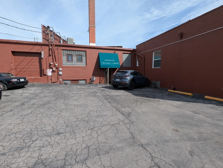 3936 Broadway Rd, Kansas City, MO for sale - Building Photo - Image 3 of 8