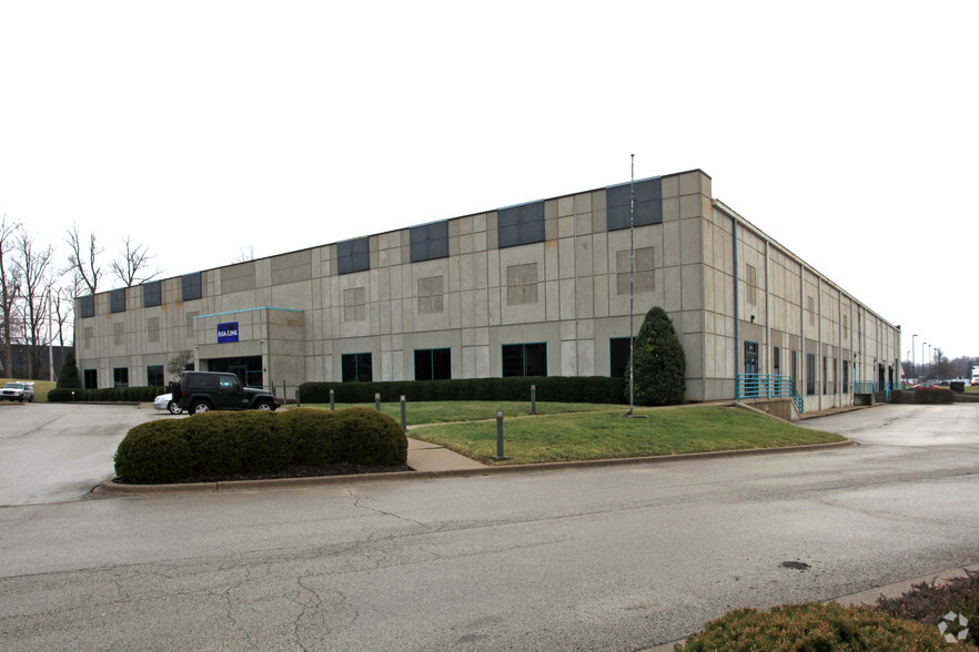 12540 Westport Rd, Louisville, KY for lease - Primary Photo - Image 1 of 3