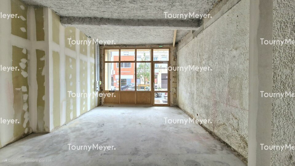 Office in Bordeaux for lease Building Photo- Image 1 of 7