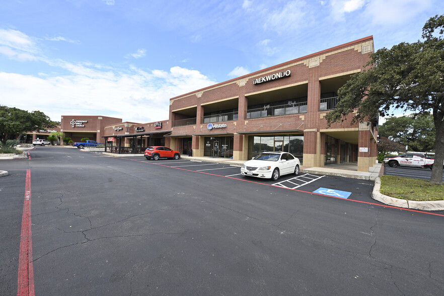 15909 San Pedro Ave, San Antonio, TX for lease - Building Photo - Image 1 of 19