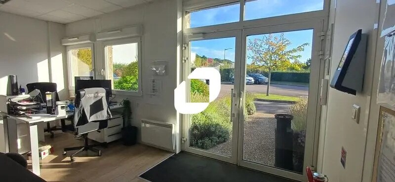 Office in Rosny-sur-Seine for lease - Interior Photo - Image 3 of 6