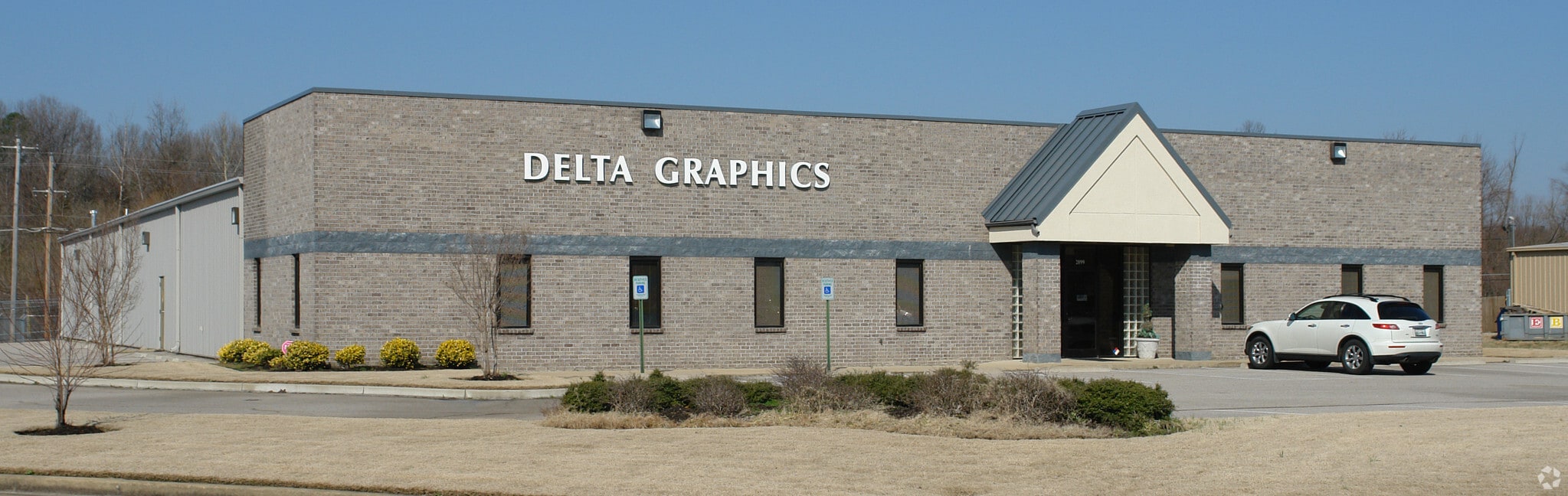 2099 Hillshire Cir, Memphis, TN for lease Building Photo- Image 1 of 13