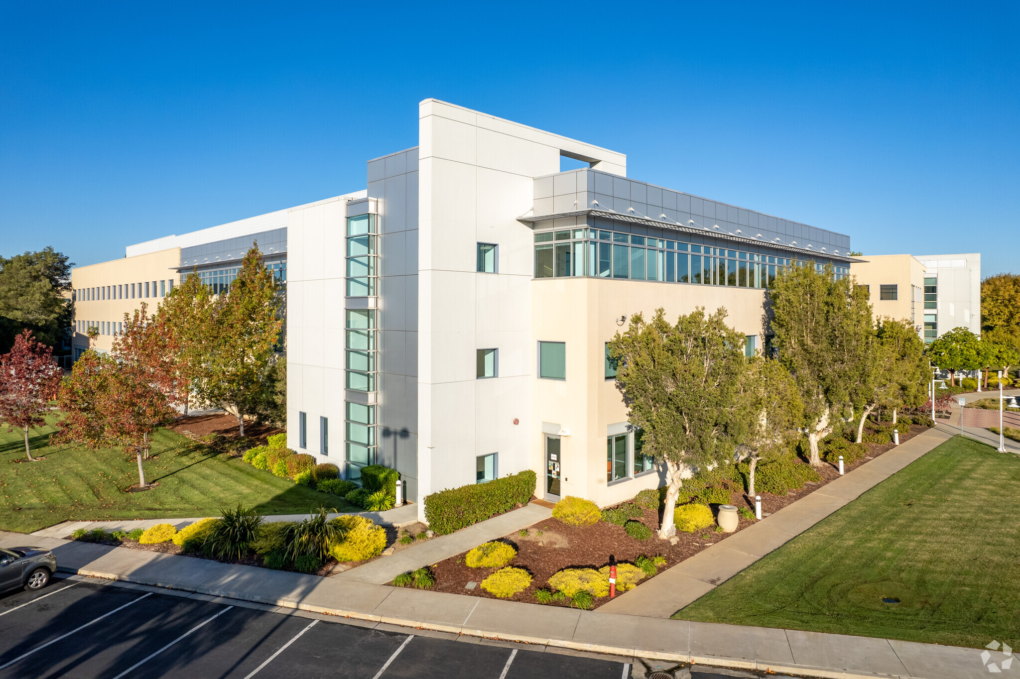 7999 Gateway Blvd, Newark, CA for lease Building Photo- Image 1 of 10