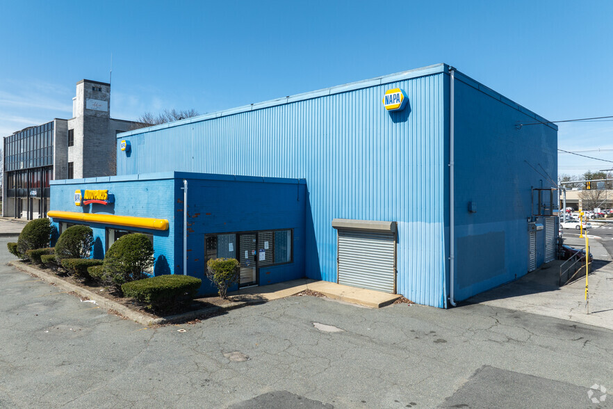 566 Forest Ave, Brockton, MA for lease - Primary Photo - Image 1 of 5