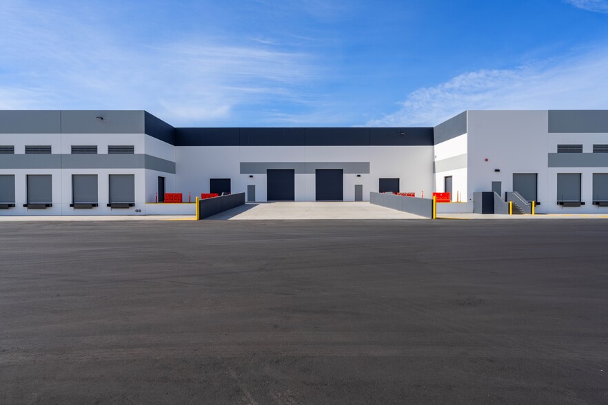 1756 Weld Blvd, El Cajon, CA for lease - Building Photo - Image 2 of 7