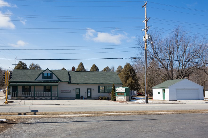 304 N Rapids Rd, Manitowoc, WI for sale - Primary Photo - Image 1 of 1