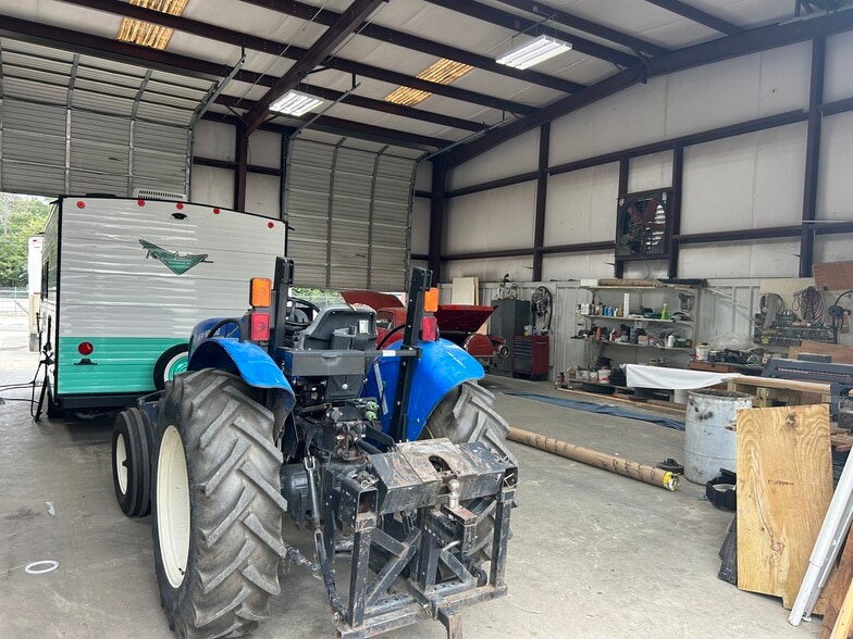 1425 Highway 72 221 E, Greenwood, SC for lease - Interior Photo - Image 3 of 5