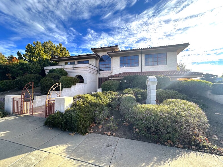 26385 Carmel Rancho Blvd, Carmel, CA for lease - Building Photo - Image 1 of 19