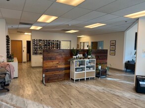 2557 Napa Valley Corporate Dr, Napa, CA for lease Lobby- Image 2 of 7