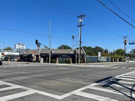 13651 Oxnard St, Van Nuys CA - Convenience Store