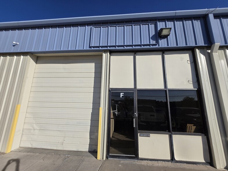 11501 Rojas Dr, El Paso, TX for lease - Building Photo - Image 2 of 18