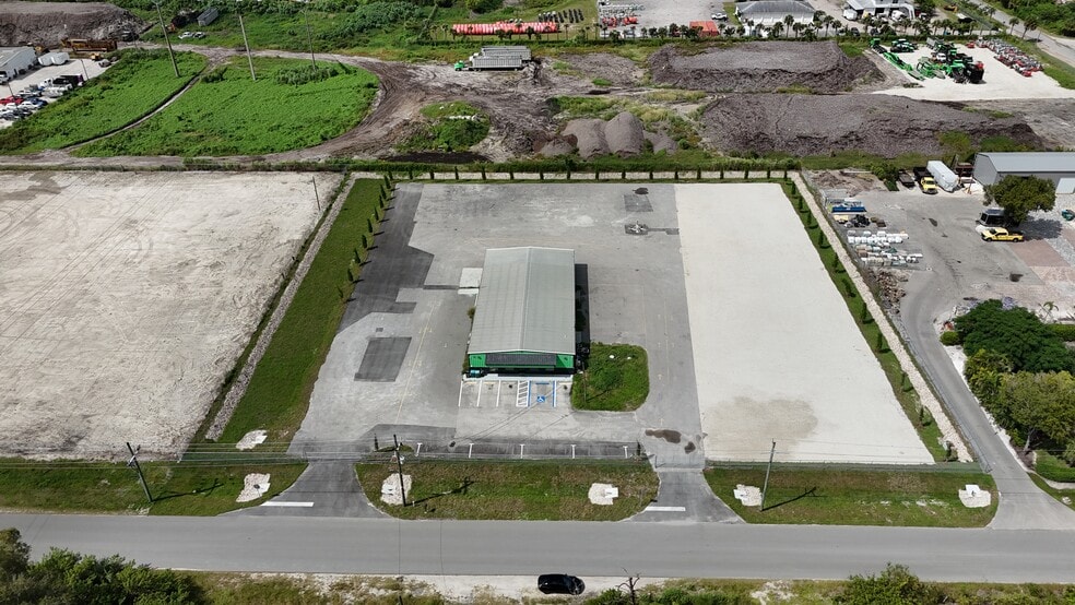 7050 Pennsylvania St, Fort Myers, FL for lease - Aerial - Image 1 of 8