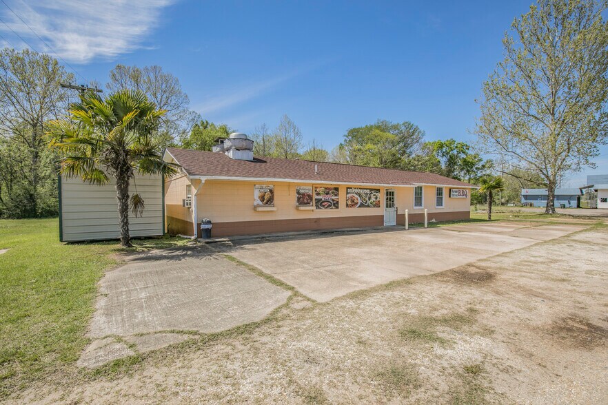 1105 W 3rd St, Luverne, AL for sale - Primary Photo - Image 1 of 1