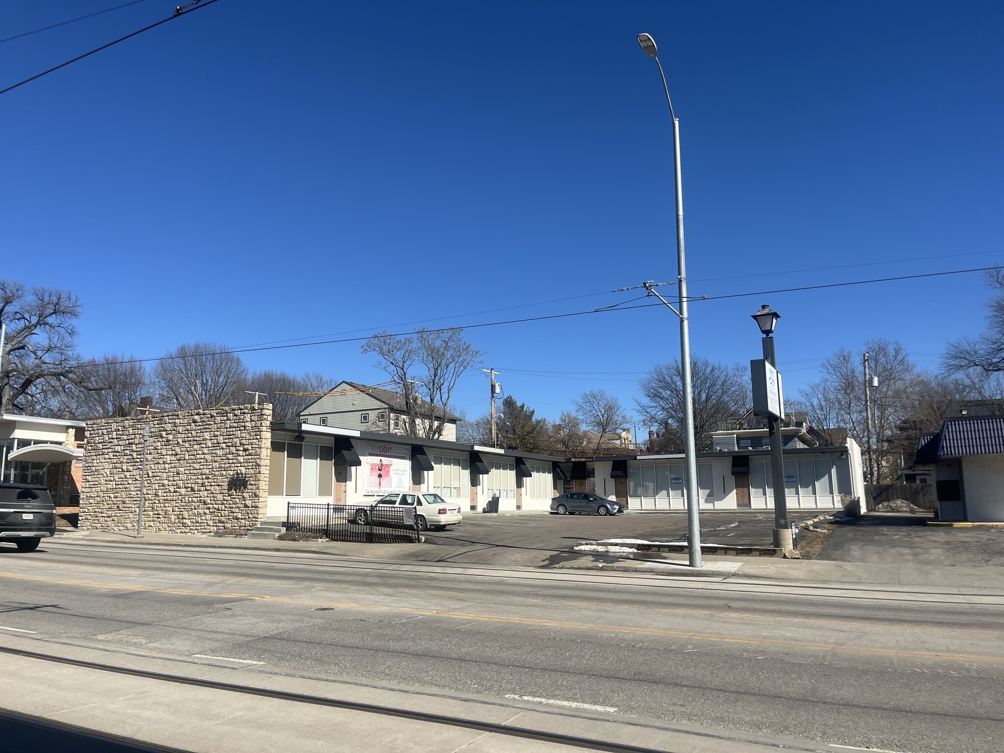 3611 Main St, Kansas City, MO for lease Building Photo- Image 1 of 17
