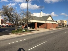 100 W Russell St, Fayetteville NC - Drive Through Restaurant