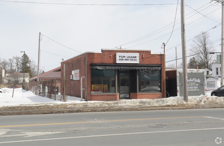 125 Main St, South Glens Falls, NY for sale - Primary Photo - Image 1 of 1
