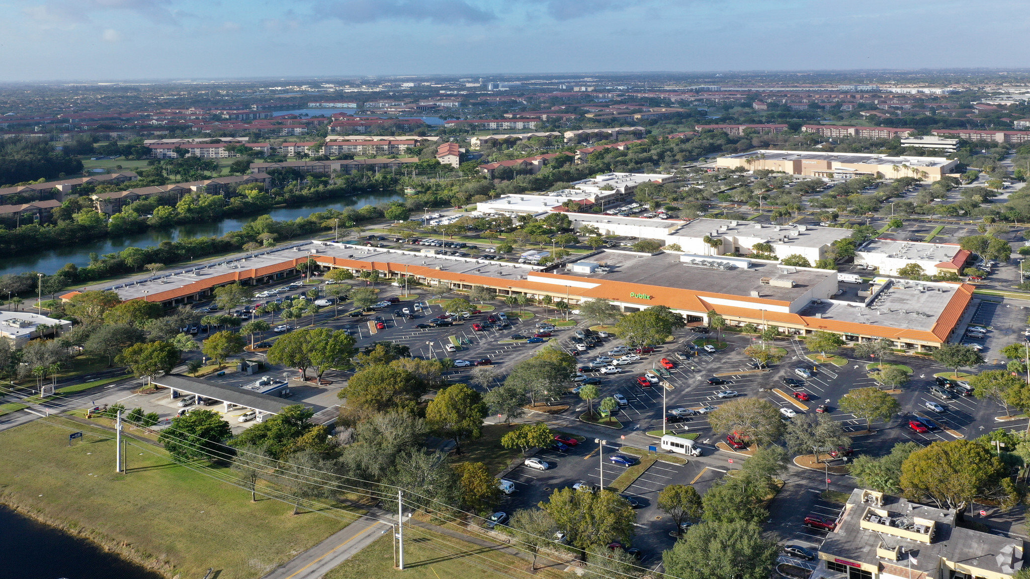 12550 Pines Blvd, Pembroke Pines, FL for lease Primary Photo- Image 1 of 8