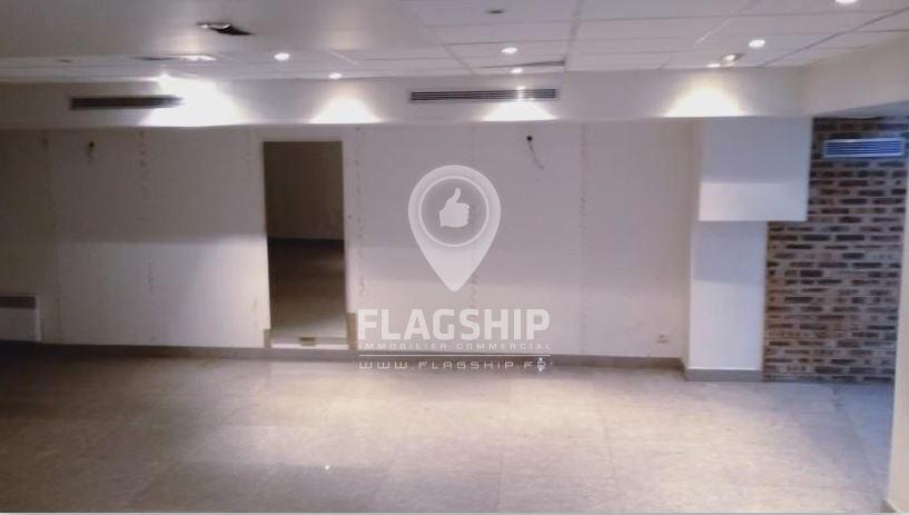 Retail in Aubervilliers for lease - Building Photo - Image 2 of 5