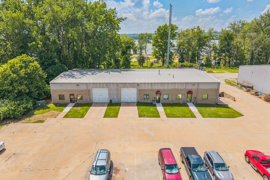 125 Thunderbird Ln, East Peoria, IL for sale - Building Photo - Image 2 of 8