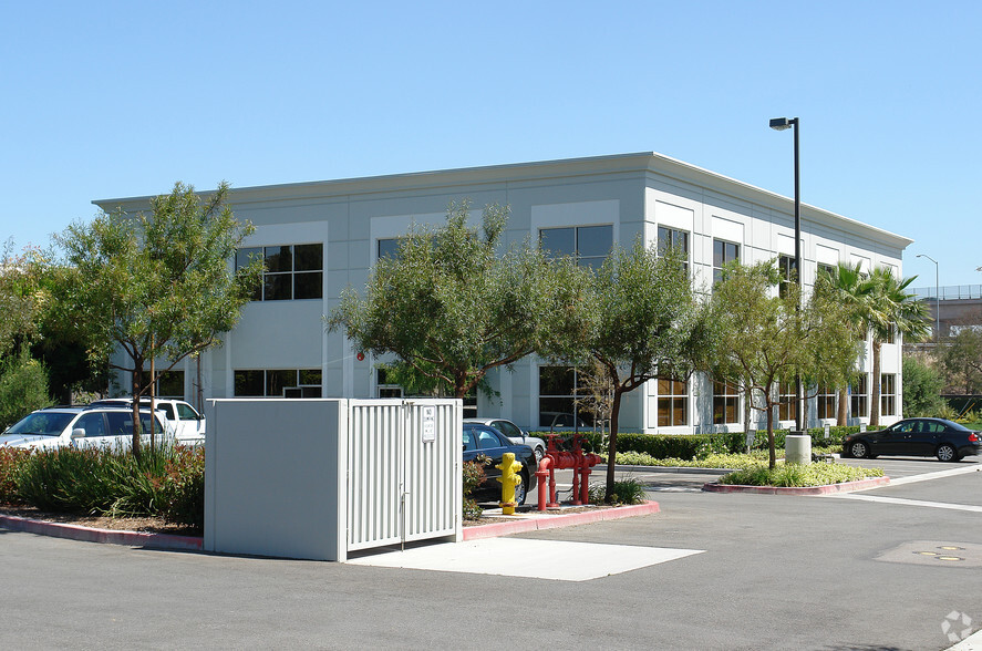 1120 Bristol St, Costa Mesa, CA for lease - Building Photo - Image 3 of 5