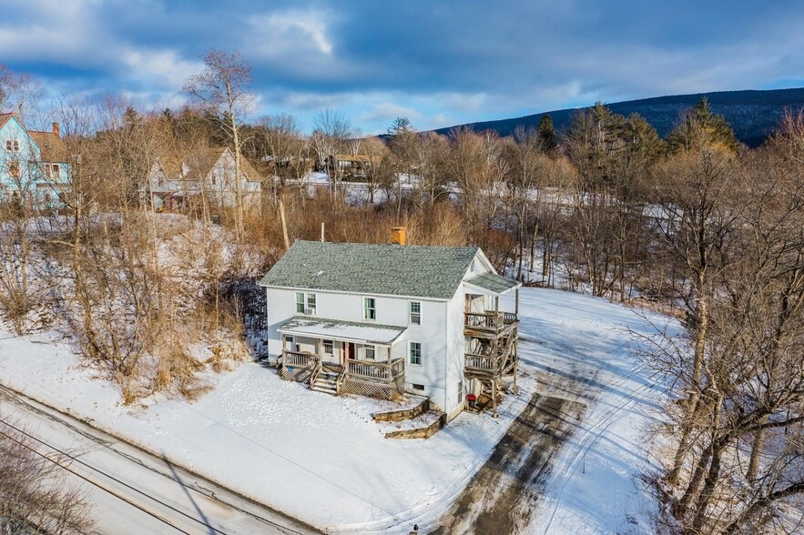 162 Highland Ave, Manchester Center, VT for sale - Building Photo - Image 2 of 6