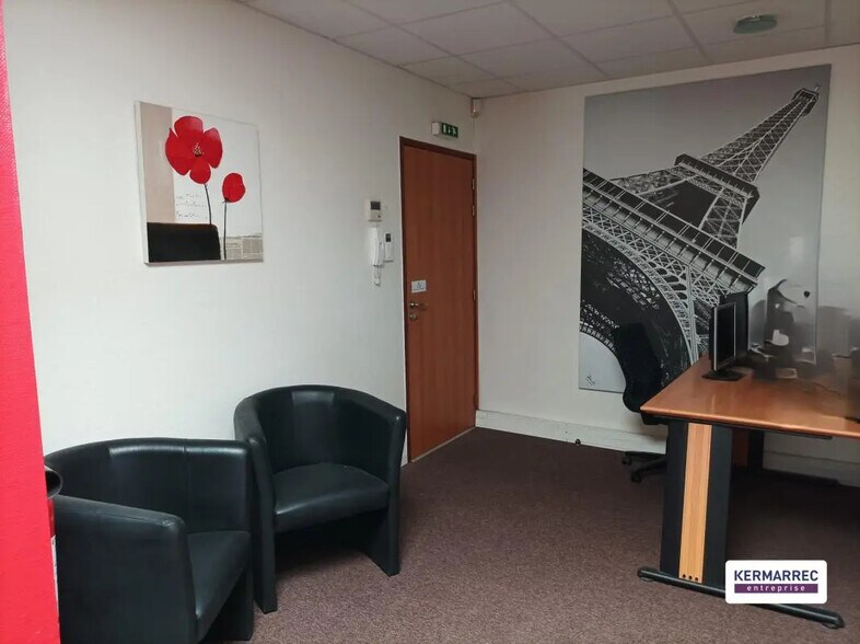 Office in Carquefou for lease - Building Photo - Image 2 of 14