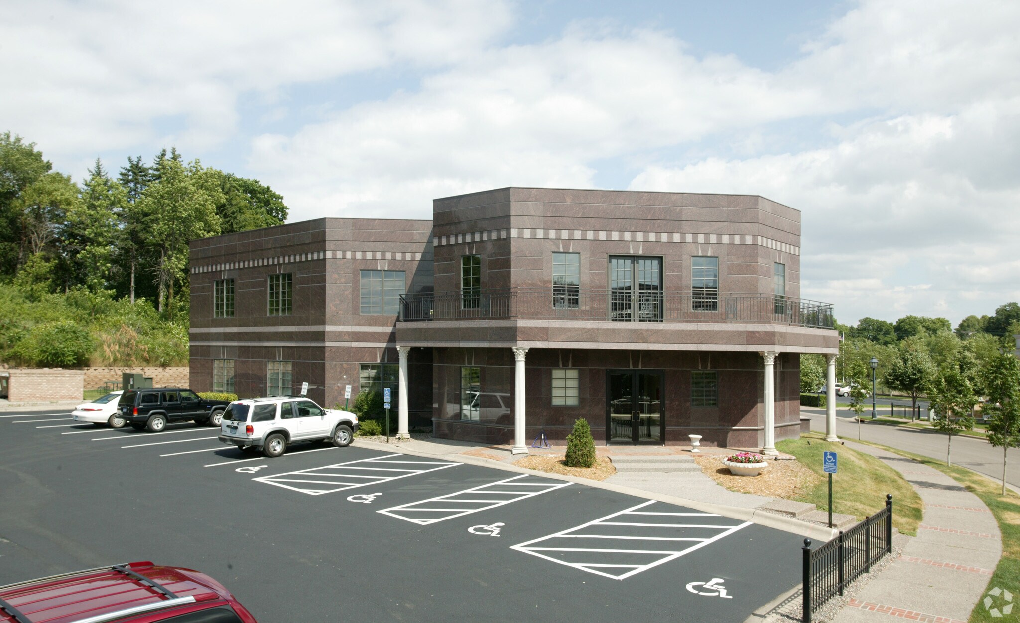 125 W Lake St, Wayzata, MN for sale Building Photo- Image 1 of 1