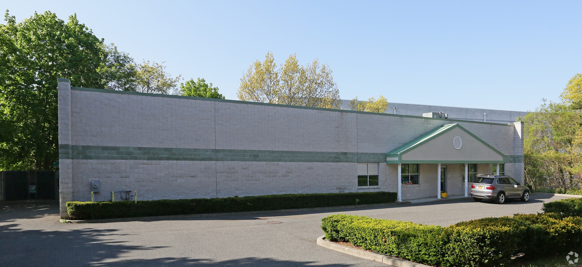 420 Peconic St, Ronkonkoma, NY 11779