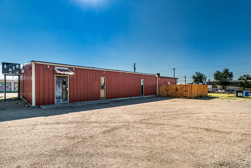 201 E Service Rd, Tulia, TX for lease - Building Photo - Image 3 of 18