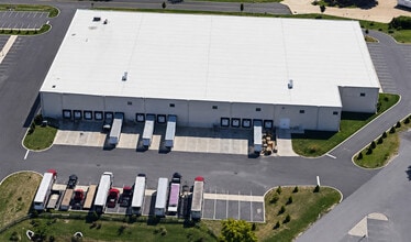 499 Commerce Dr, Burlington Township, NJ for lease Building Photo- Image 2 of 7