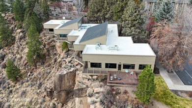 960-1005 SW Disk Dr, Bend, OR for lease Interior Photo- Image 2 of 17