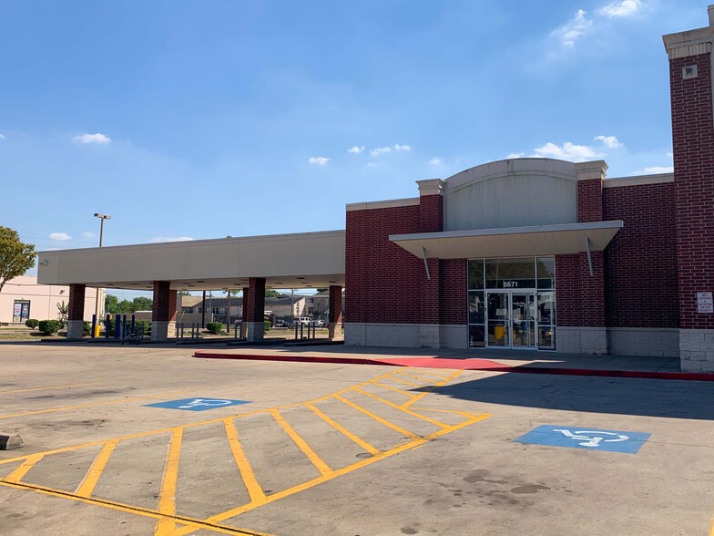 McDonalds' (GL), Walgreens & Vacant Bank portfolio of 2 properties for sale on LoopNet.com - Building Photo - Image 3 of 4