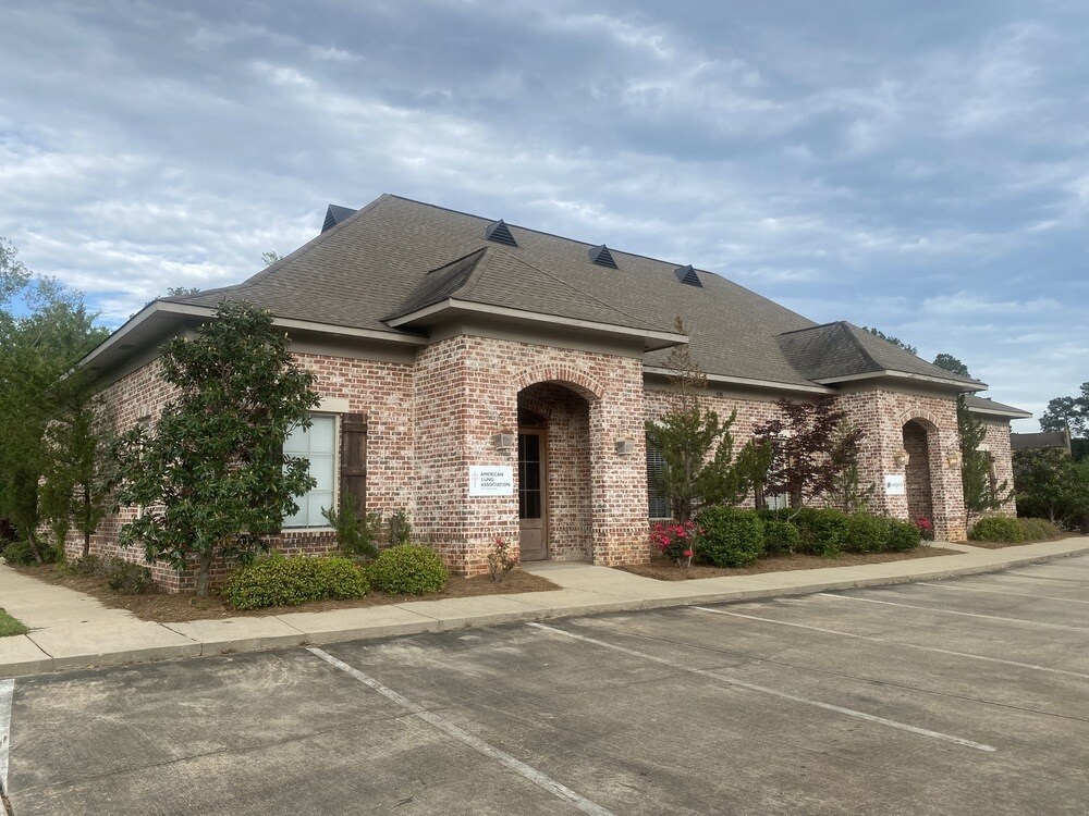 438 Katherine Dr, Flowood, MS for sale Primary Photo- Image 1 of 13