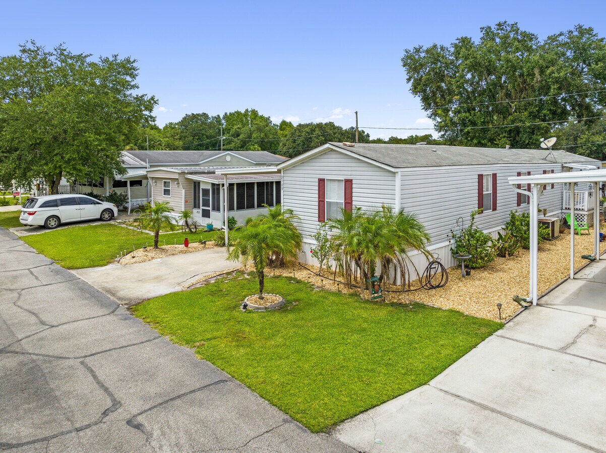 2760 Botts Landing Rd, Deland, FL 32720