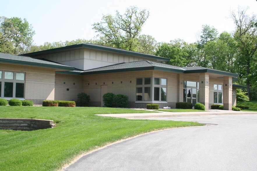 4650 42nd St NE, Cedar Rapids, IA for sale - Building Photo - Image 2 of 6