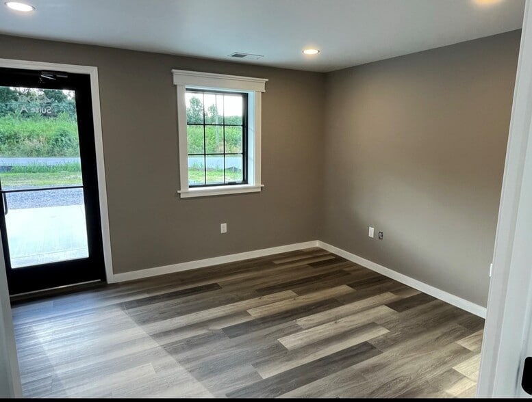 3139 N Westbury Village Dr, Bloomington, IN for sale - Building Photo - Image 3 of 10