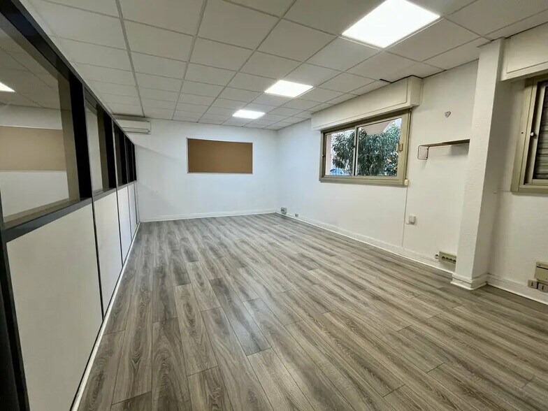 Office in Nice for lease - Interior Photo - Image 1 of 5