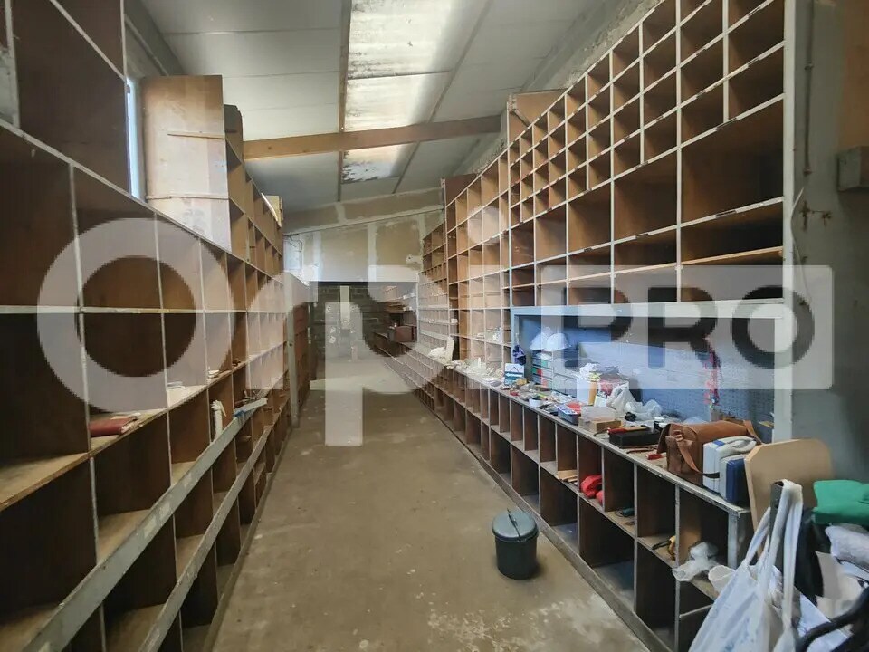 Retail in Étampes for lease Interior Photo- Image 1 of 8