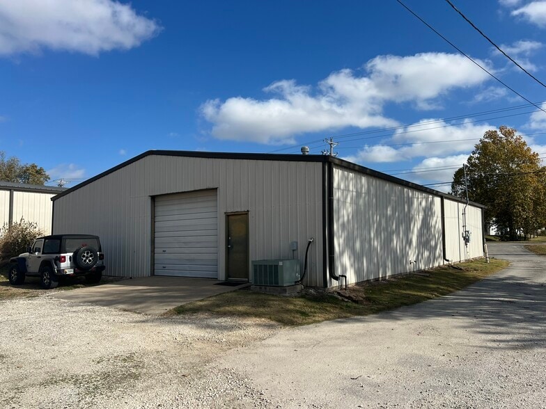 370 S 40th St, Springdale, AR for lease - Building Photo - Image 2 of 9
