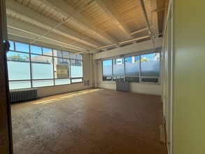 3131 Western Ave, Seattle, WA for lease Interior Photo- Image 1 of 7