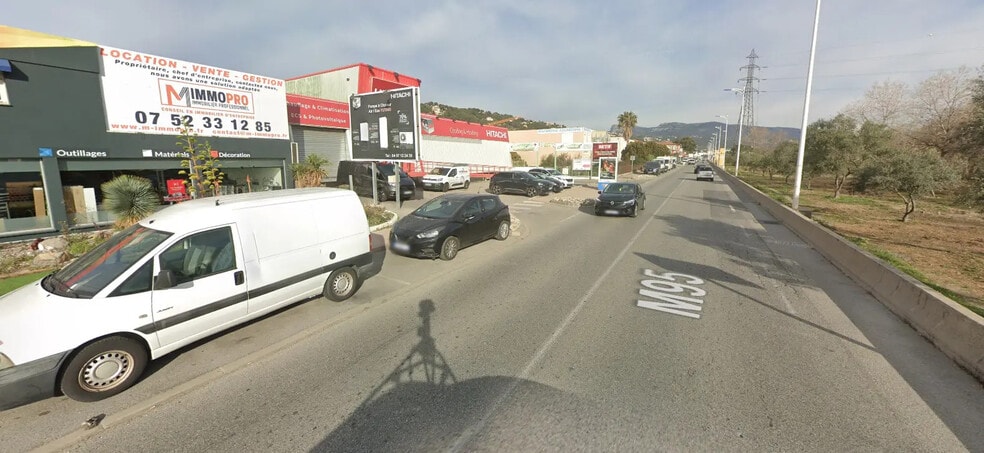 Flex in Saint-Laurent-du-Var for lease - Building Photo - Image 1 of 4