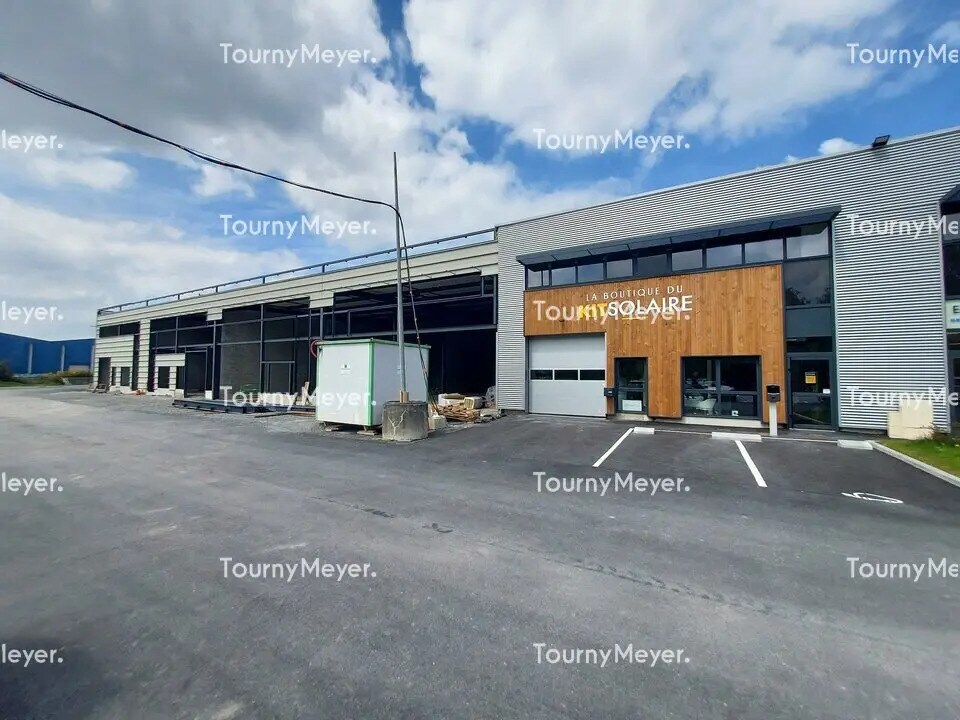 Flex in Haute-Goulaine for lease Building Photo- Image 1 of 12