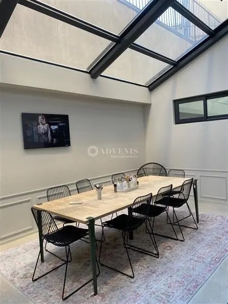 Location Bureaux 315 m² - Photo 1