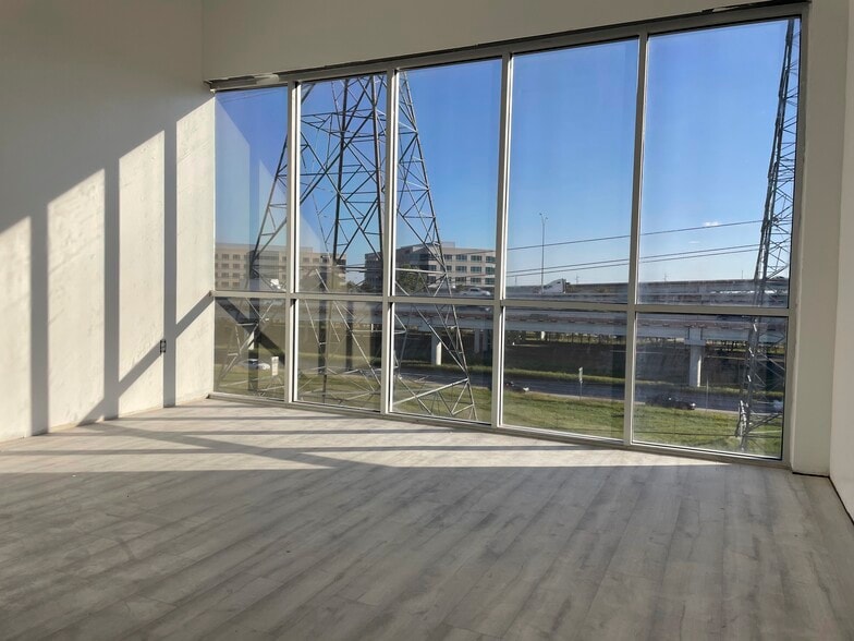 6140 N Sam Houston Pky W, Houston, TX for lease - Interior Photo - Image 3 of 15