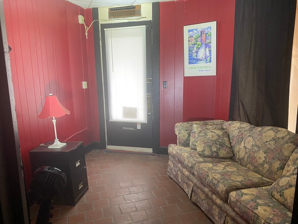 33 Forest Ave, Jamestown, NY 14701