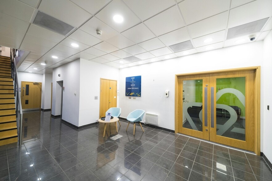 London Rd, Pampisford for lease - Interior Photo - Image 2 of 6