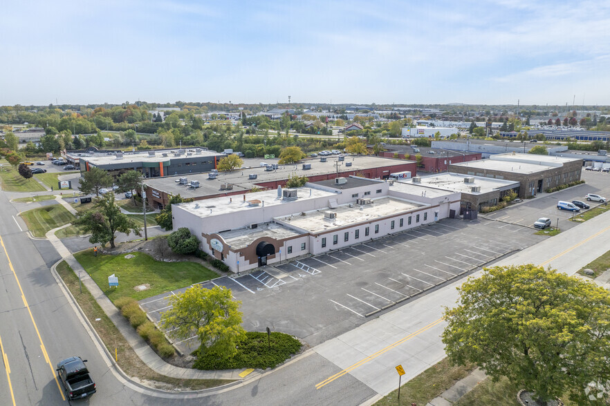 24435 Halsted Rd, Farmington Hills, MI for sale - Primary Photo - Image 1 of 1