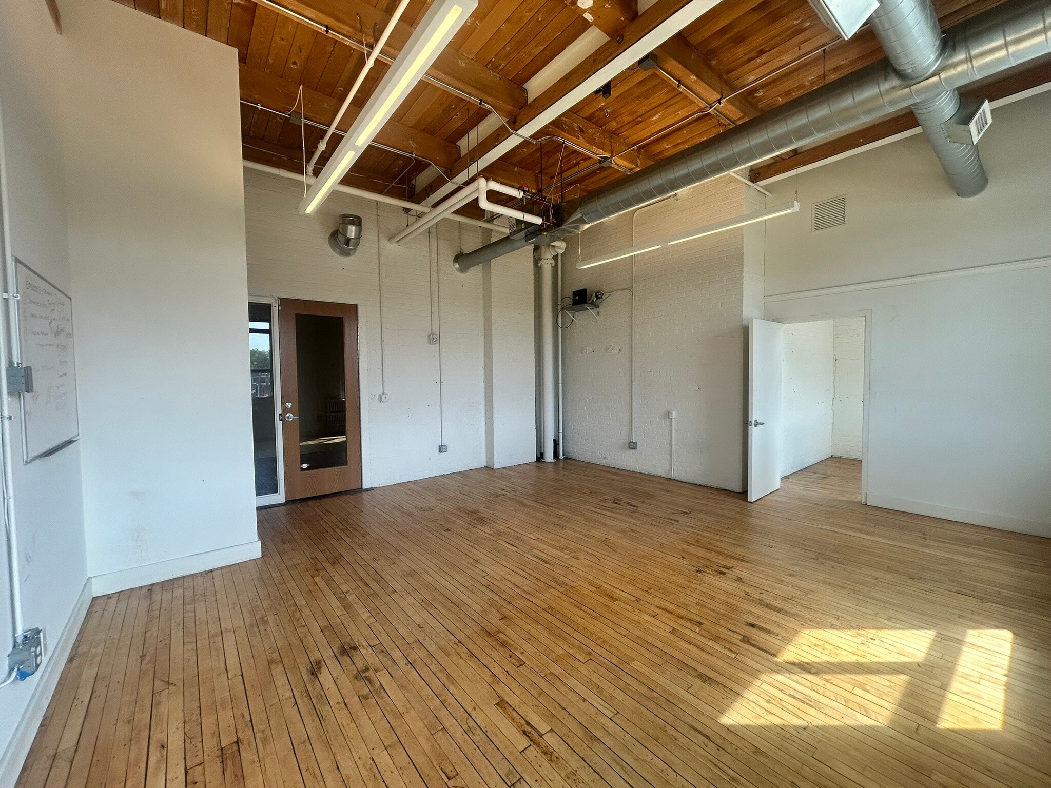 807 Broadway St NE, Minneapolis, MN for lease Interior Photo- Image 1 of 4
