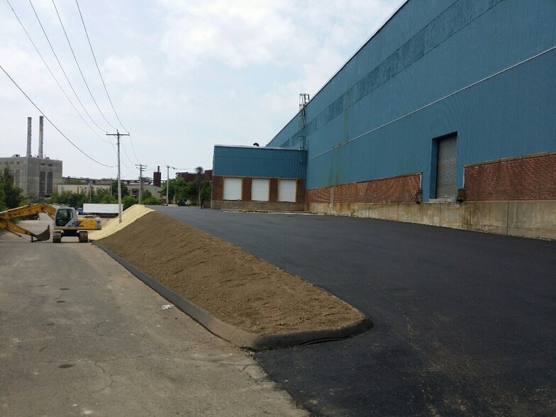 High Bay Industrial Building - Warehouse